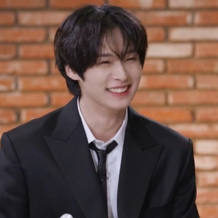 Lee Know thumbnail