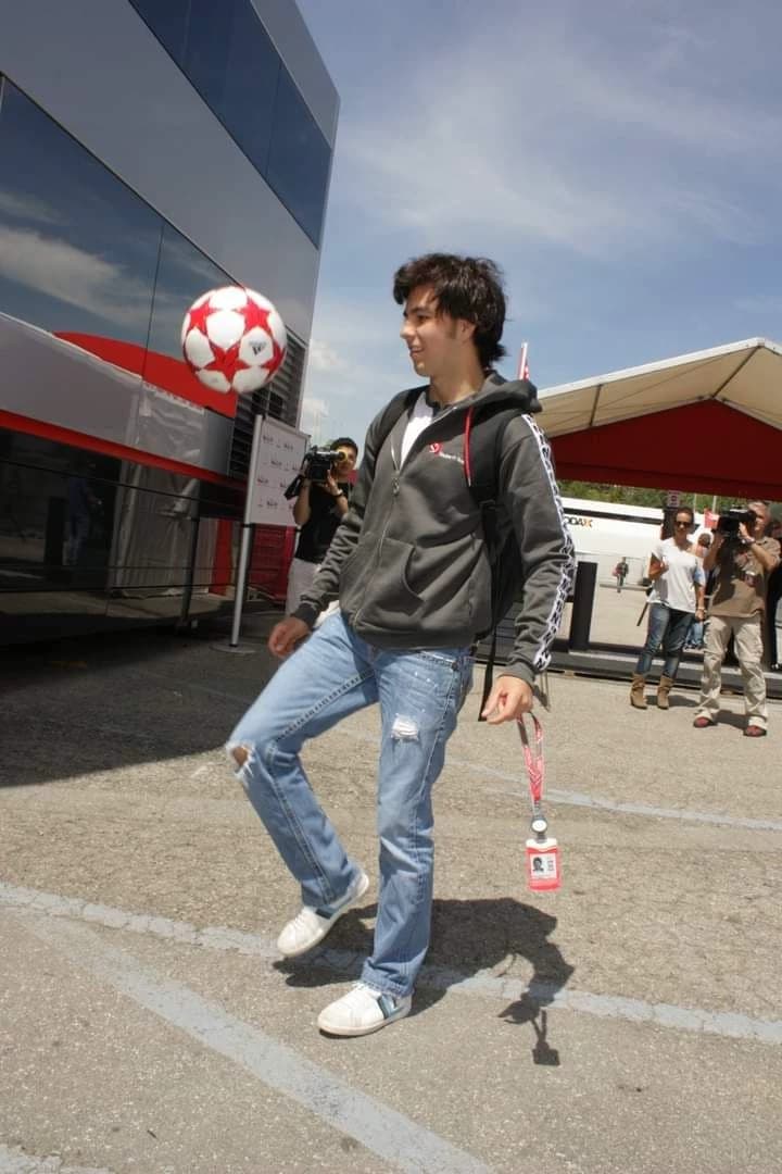 Checo Pérez 𝄖 Young thumbnail
