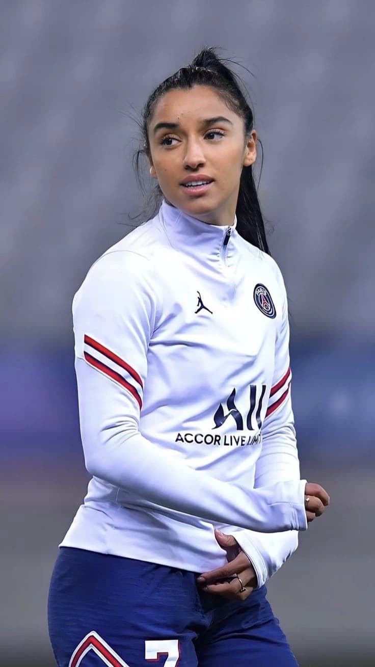 Sakina Karchoui thumbnail
