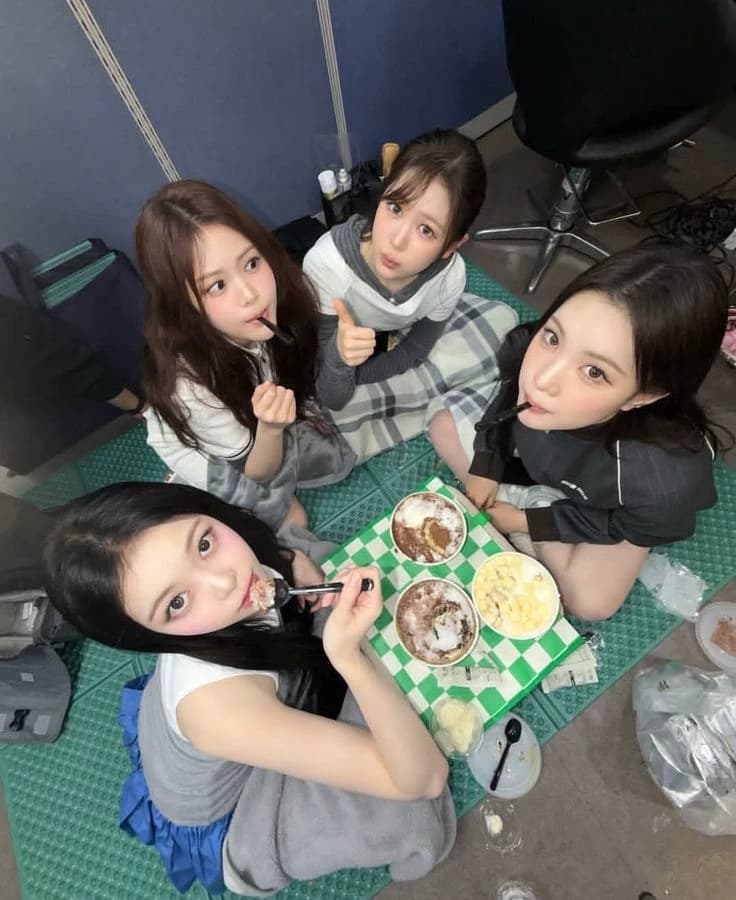 Ian, Yeon, Carmen & Juun (Jeju Secret Vacation) thumbnail