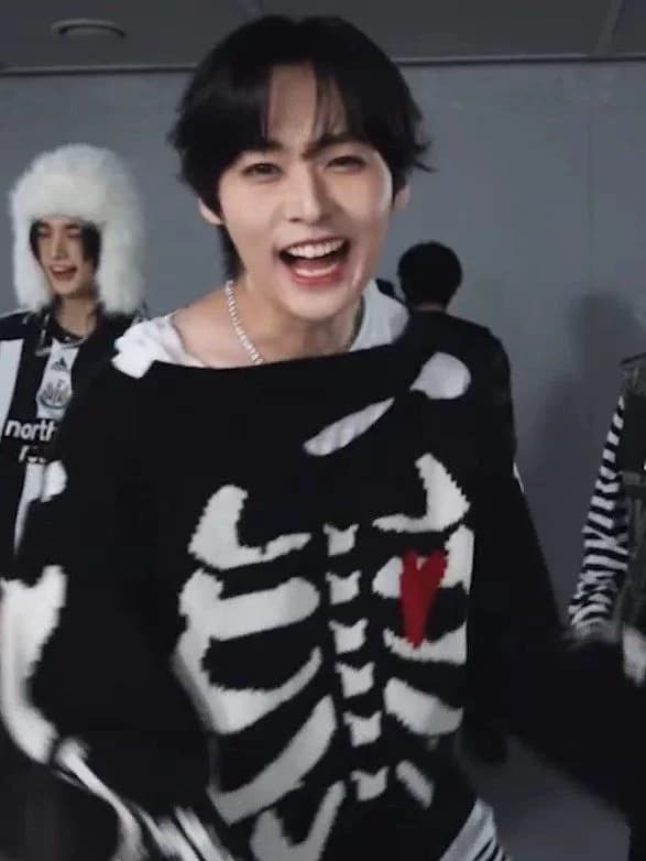lee know thumbnail