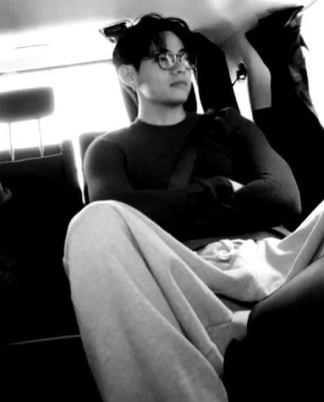 Kim taehyung  thumbnail