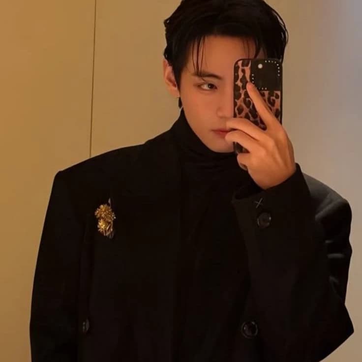 Kim Taehyung (V) thumbnail