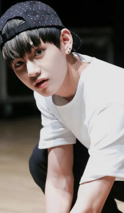 Kim Taehyung  thumbnail