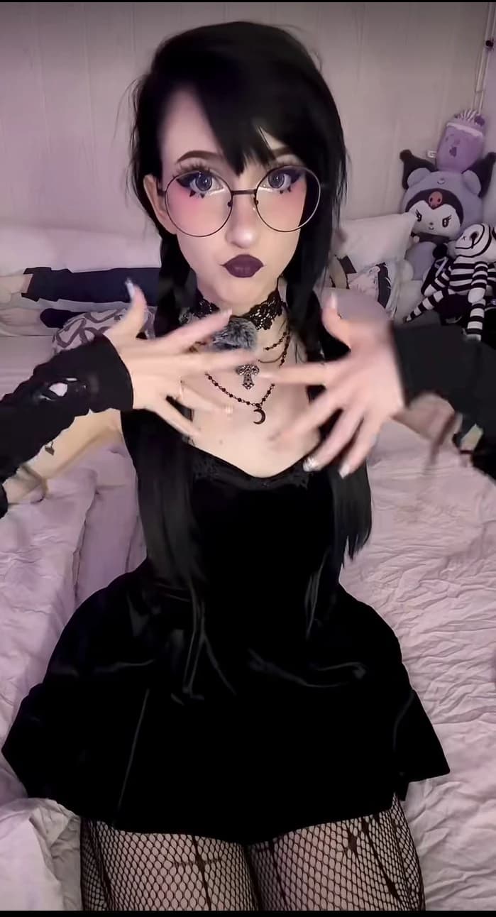 Nana🌙💜 thumbnail