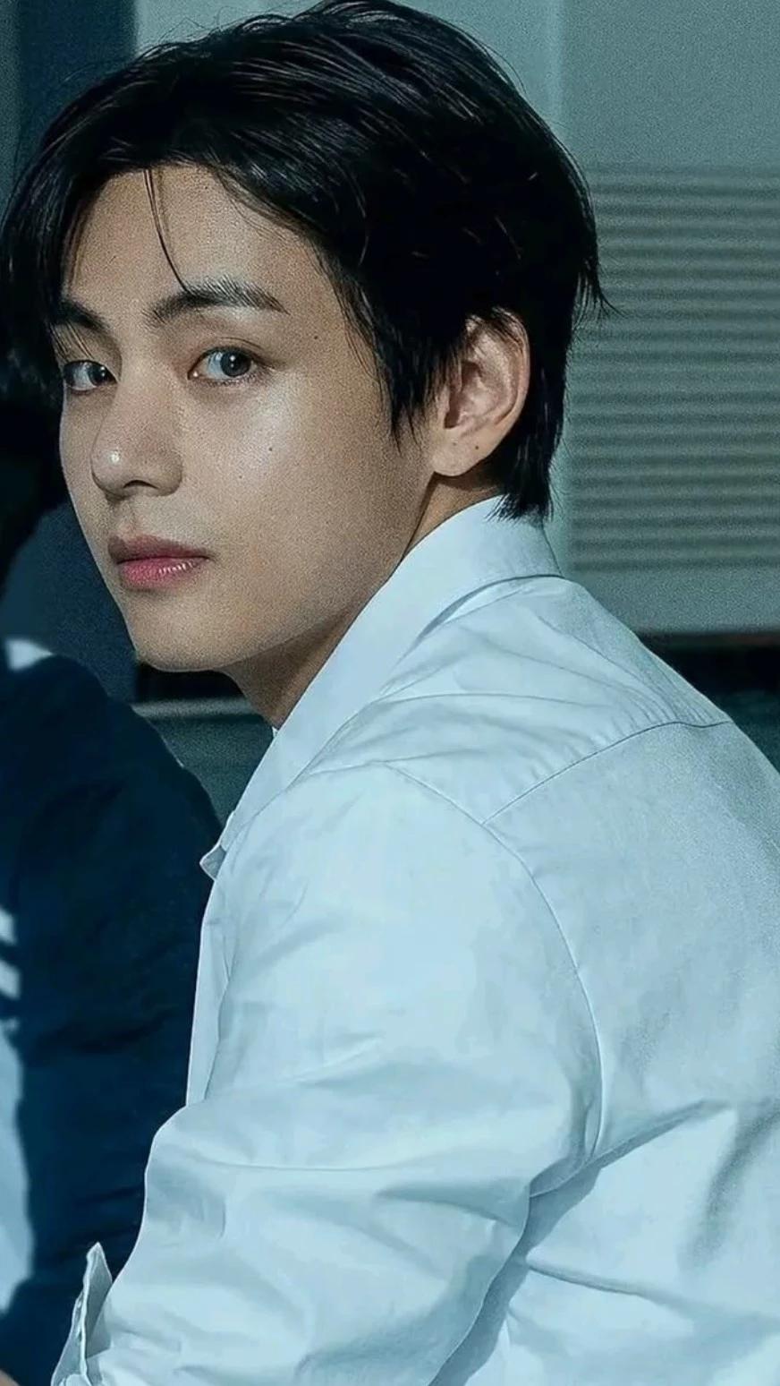 Kim Taehyung  thumbnail