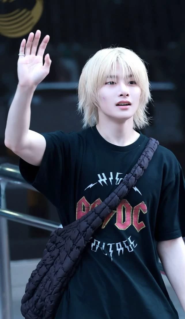 Jeongin - Maknae thumbnail