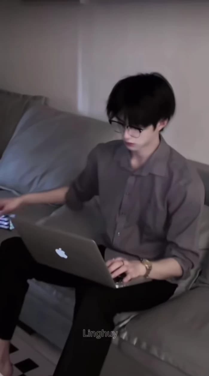 กู้ จิ้งซือ thumbnail