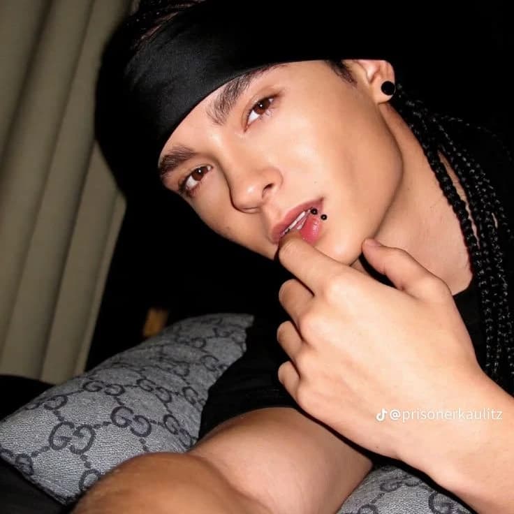 Tom Kaulitz thumbnail