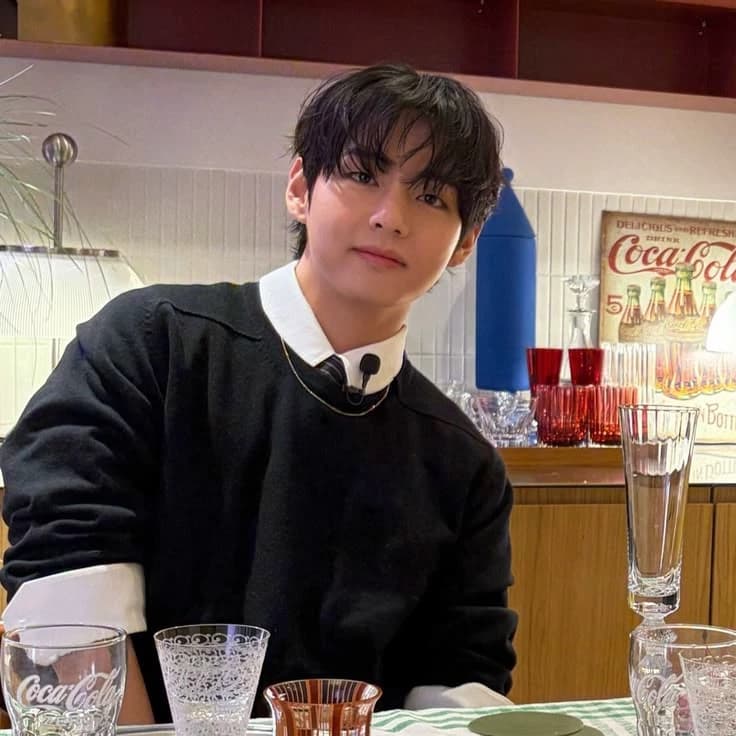 Kim Taehyung  thumbnail