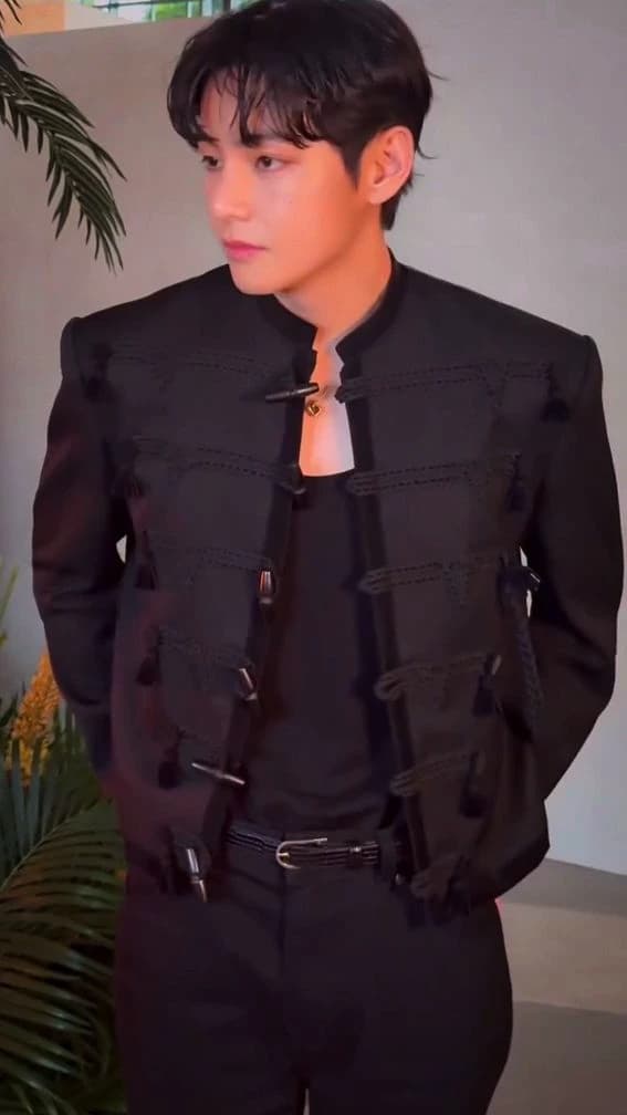 Kim Tae-hyung  thumbnail