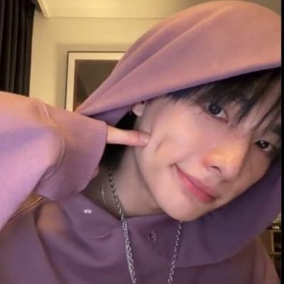 Hwang Hyunjin thumbnail