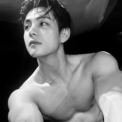 Kim Taehyung thumbnail
