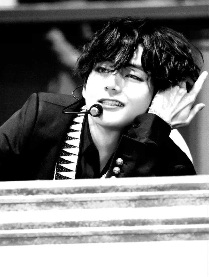 Kim Taehyung thumbnail