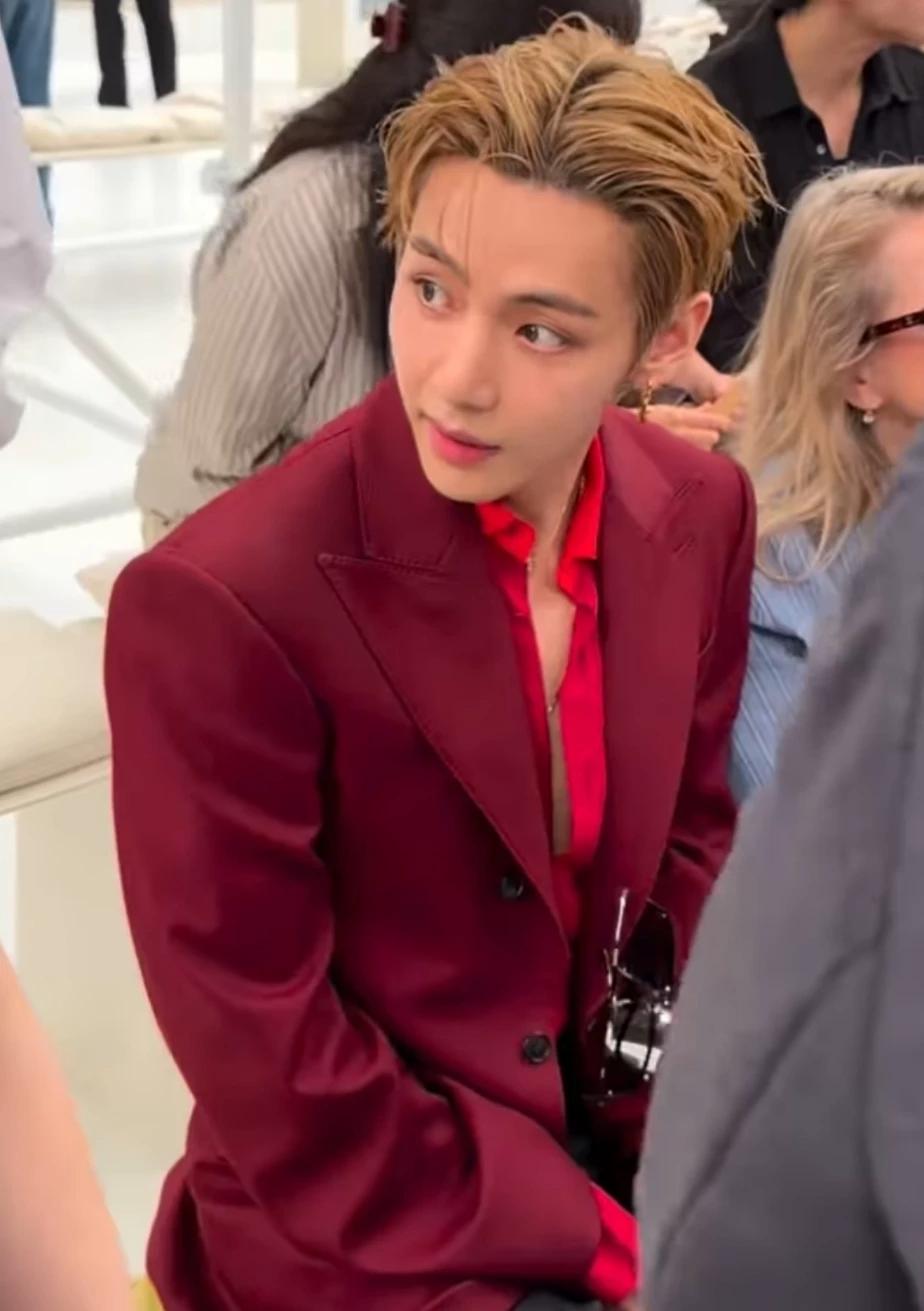 Taehyung (idol) thumbnail