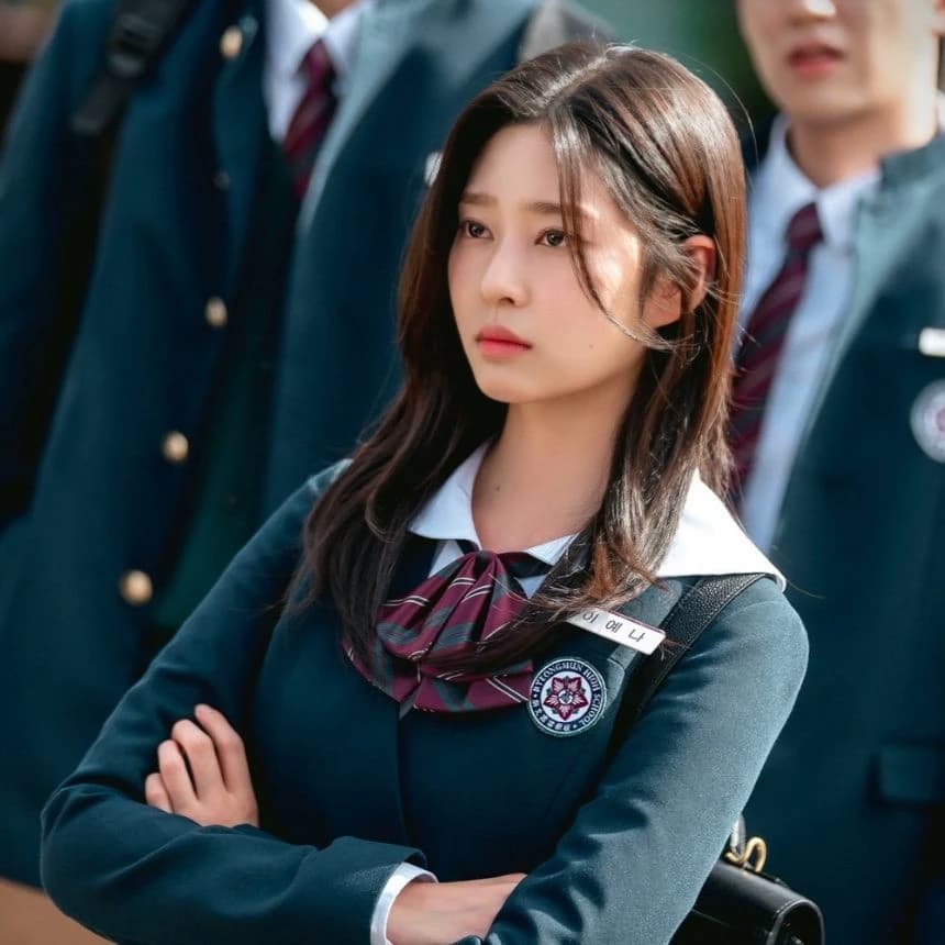 Lee Ye-na thumbnail