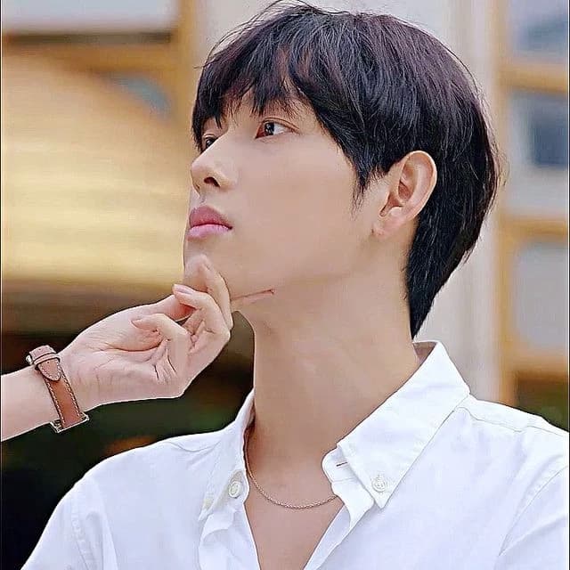 Yim Si-wan  thumbnail