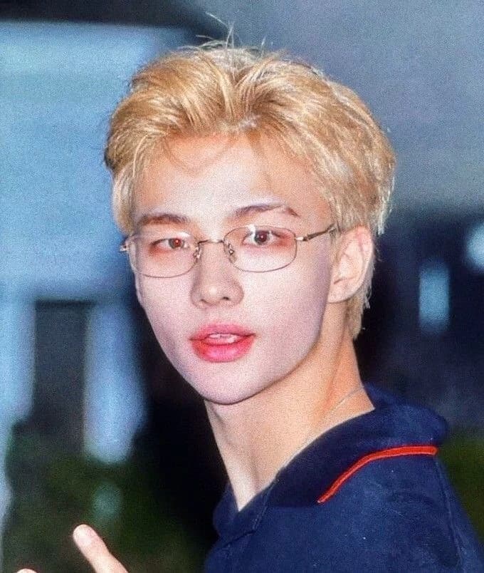 Hwang Hyunjin thumbnail