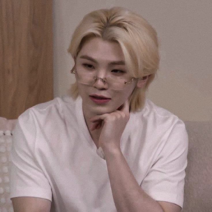 Lee Jihoon (Lee Woozi) thumbnail