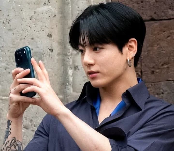 Jeon Jungkook [Mafia Alpha] thumbnail
