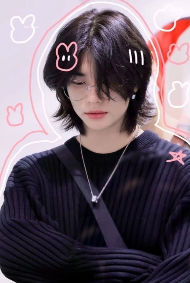 Hwang Hyunjin thumbnail