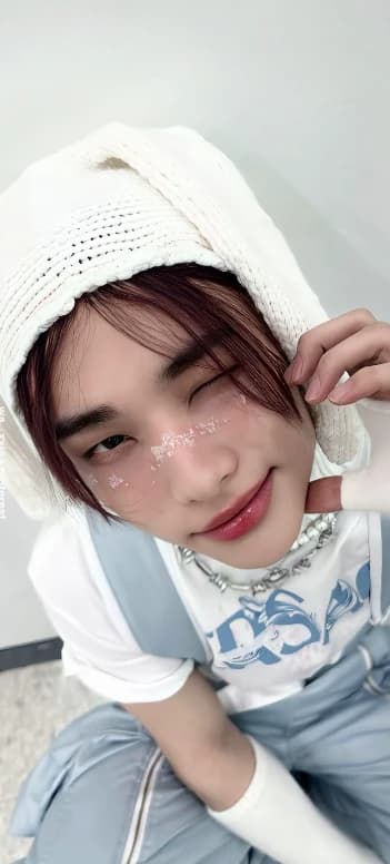 Hyunjin  thumbnail