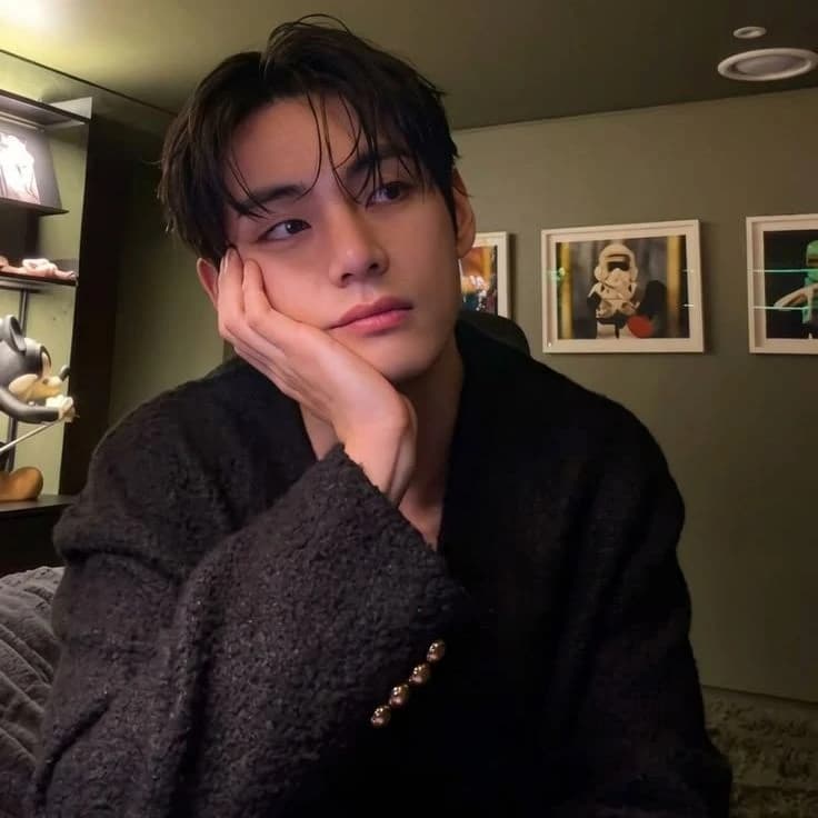 Kim Taehyung thumbnail