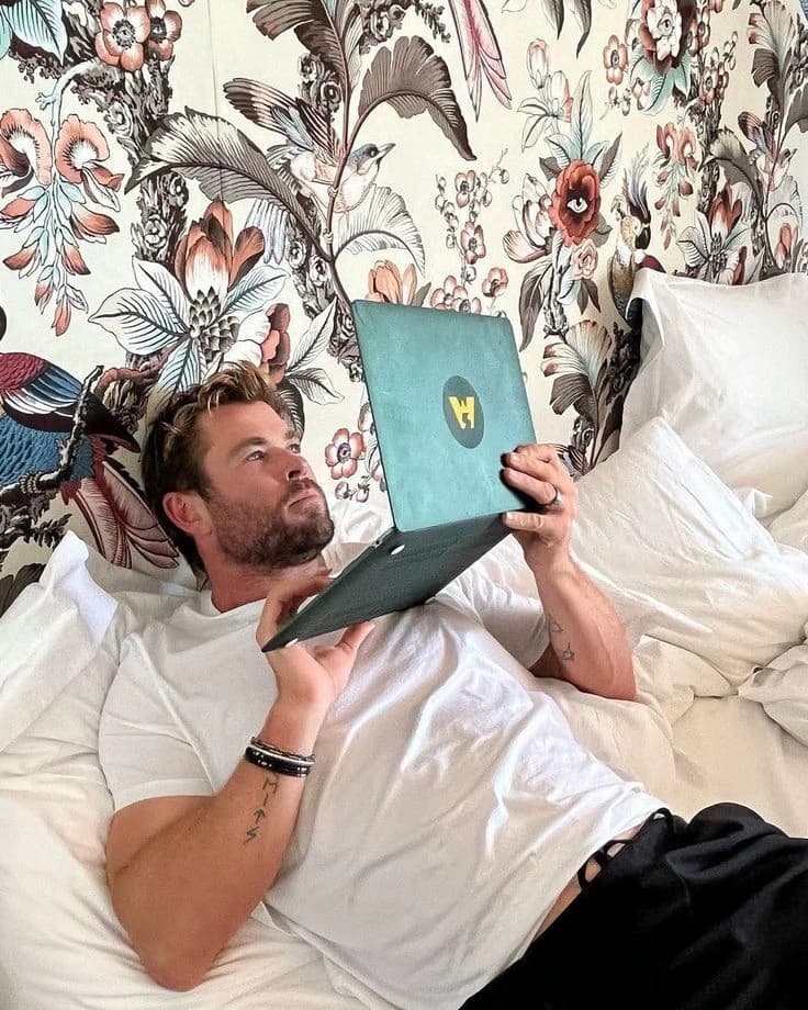 Chris Hemsworth  thumbnail