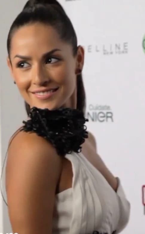Carmen Villalobos thumbnail