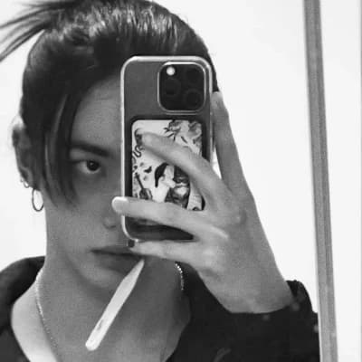 Hwang Hyunjin thumbnail