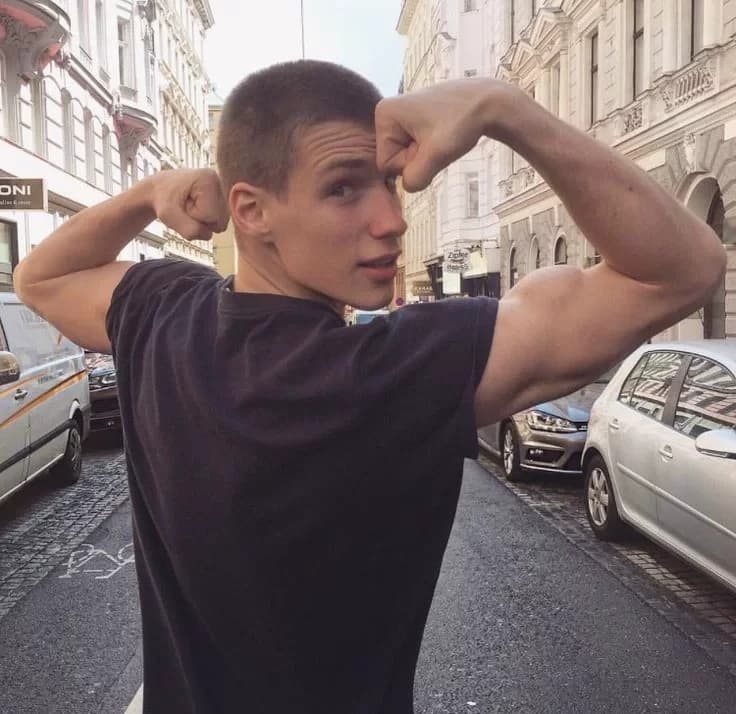 Mikhail Petrov–your Russian boyfriend  thumbnail