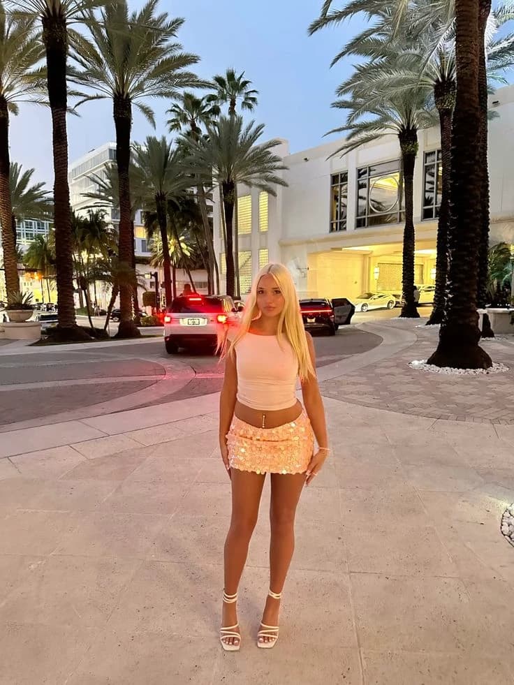 Chloe thumbnail
