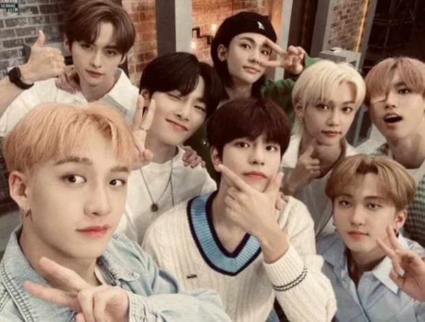 Stray kids thumbnail