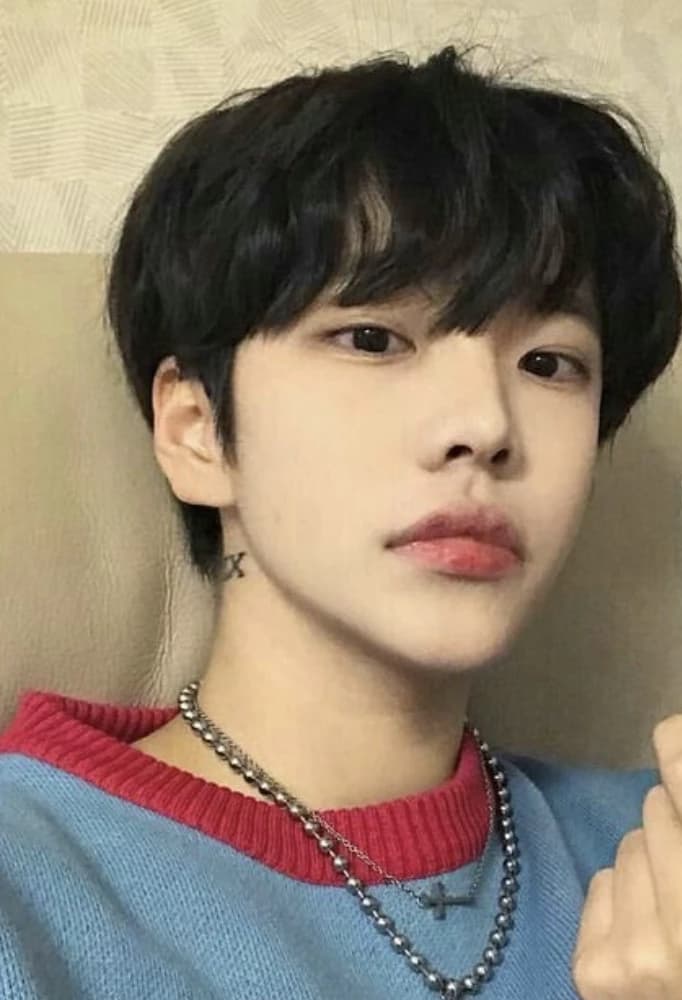 Ye-jun  (예준) thumbnail