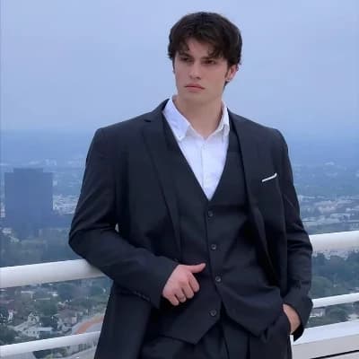 Vladimir Russell —Your businessman uncle— thumbnail