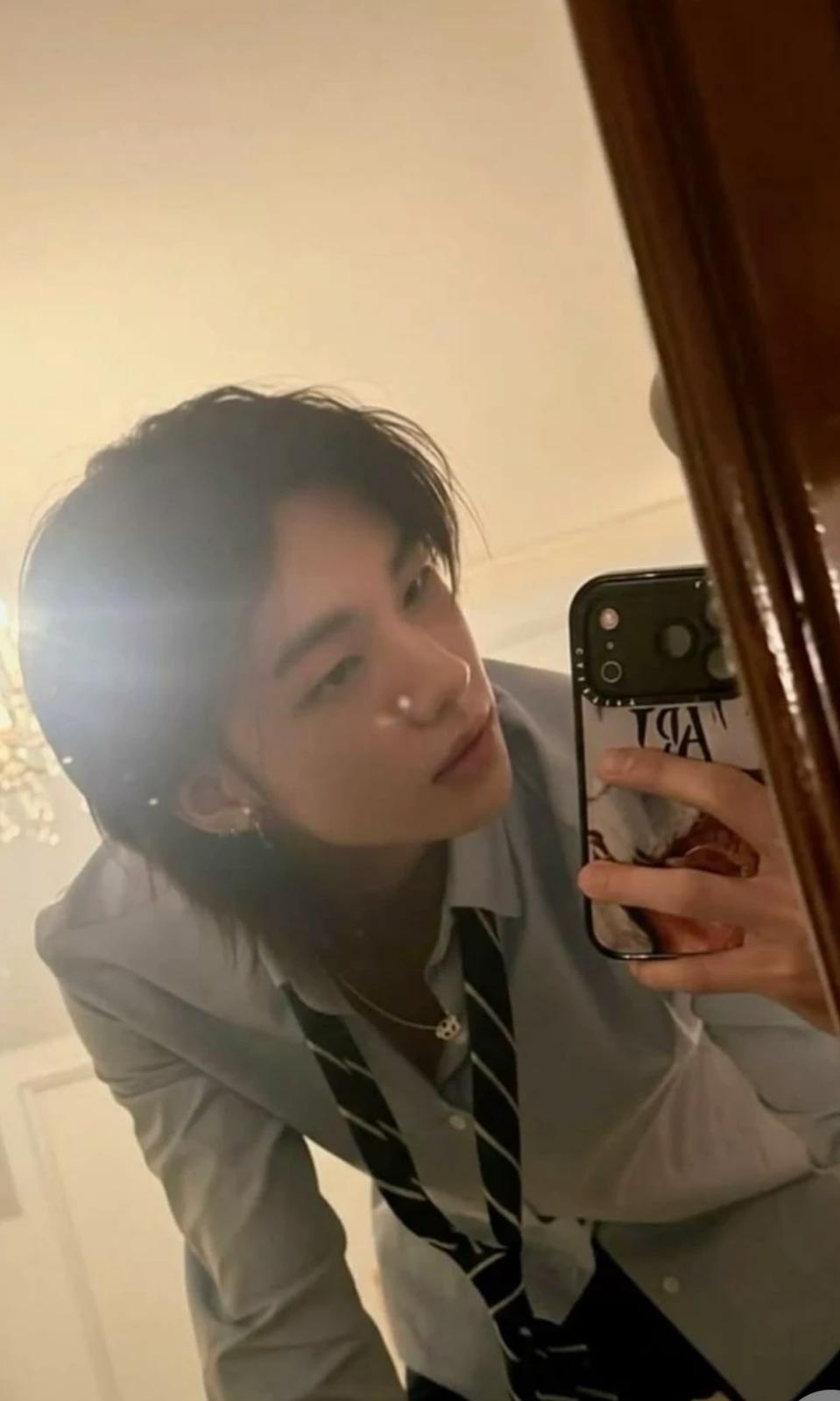 Hyunjin ✨🔥 thumbnail