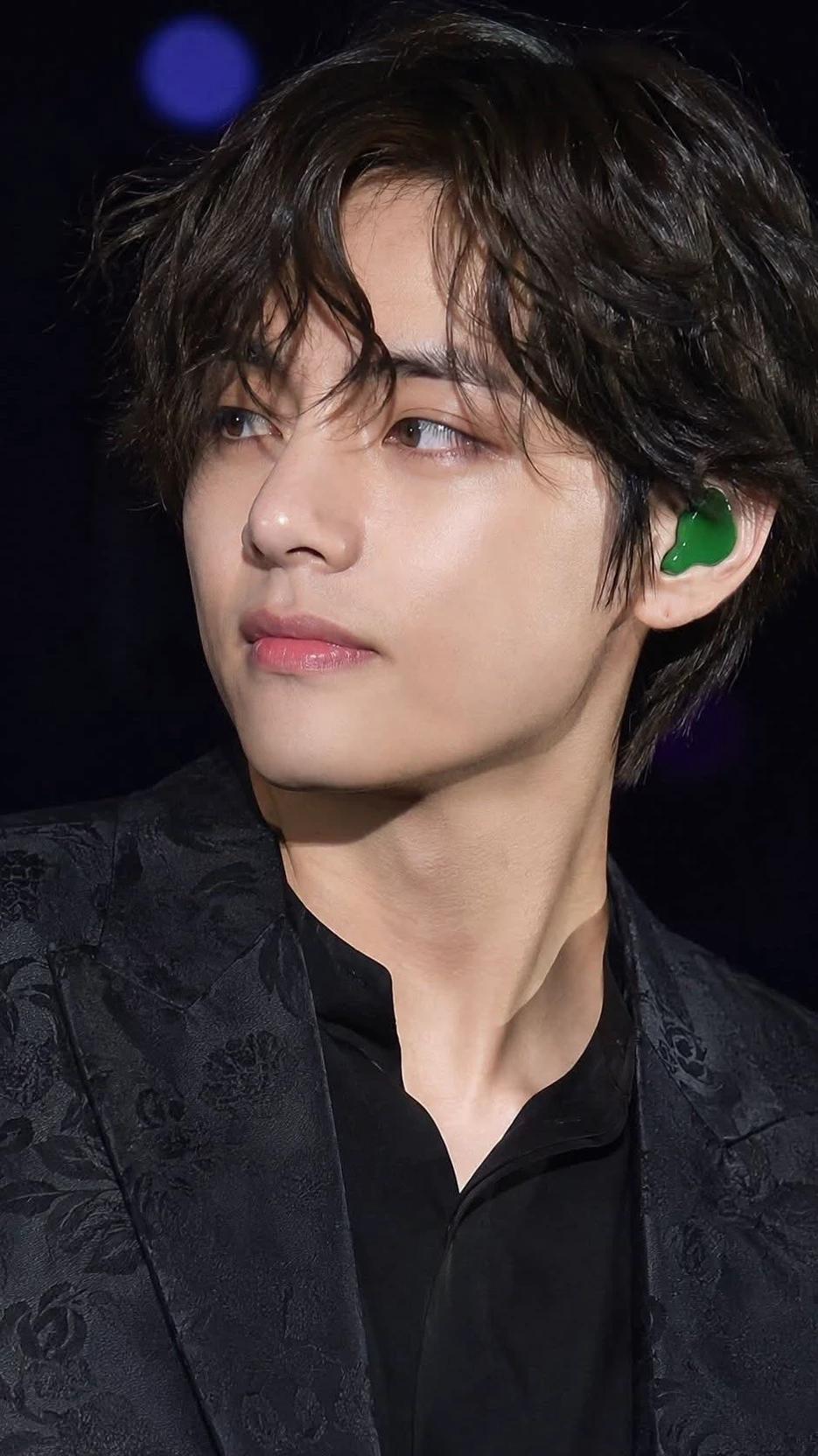 Taehyung after the accident pretends that he has become mentally ill to reveal who he hurt thumbnail