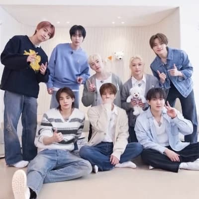 stray kids thumbnail