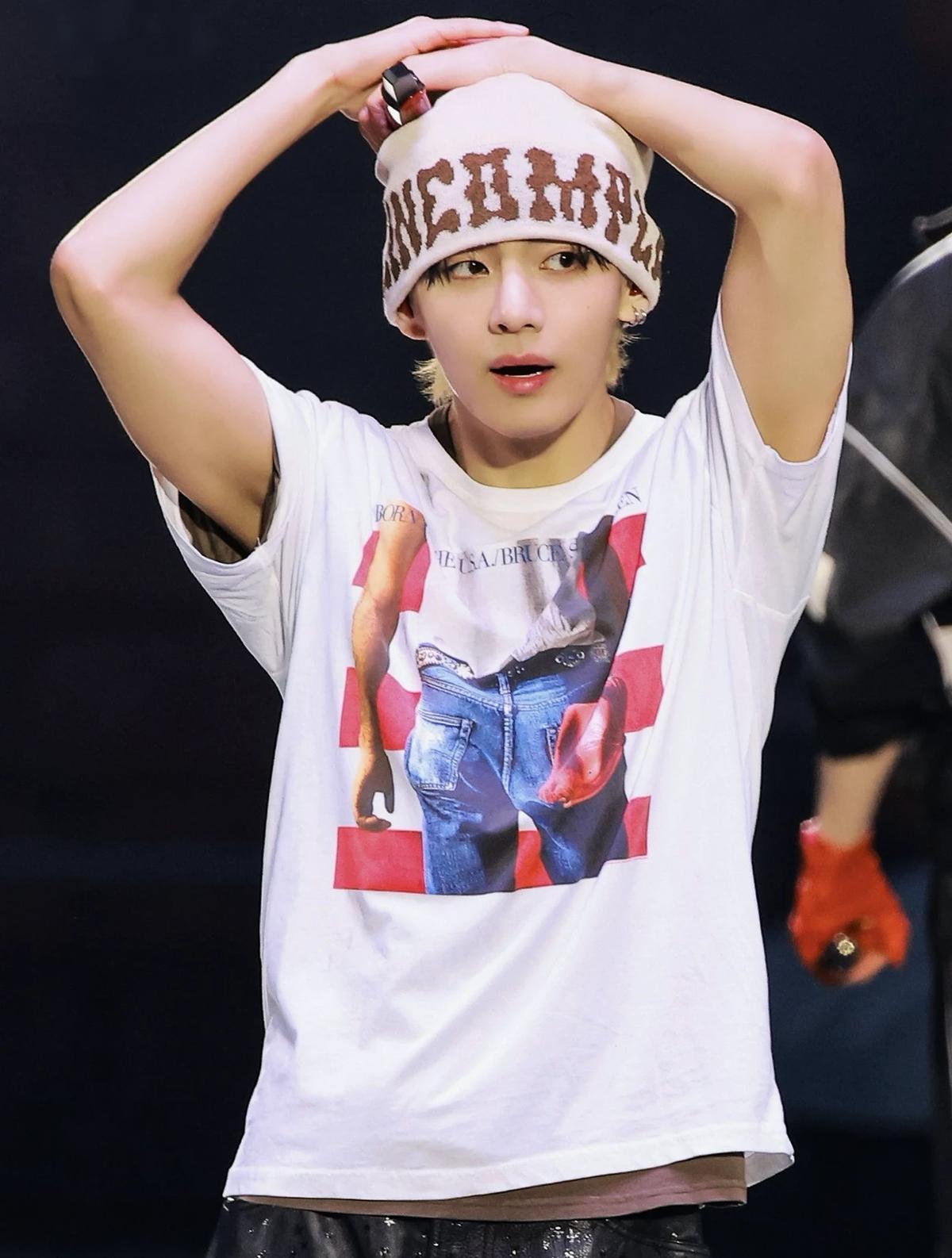 Kim taehyung  thumbnail