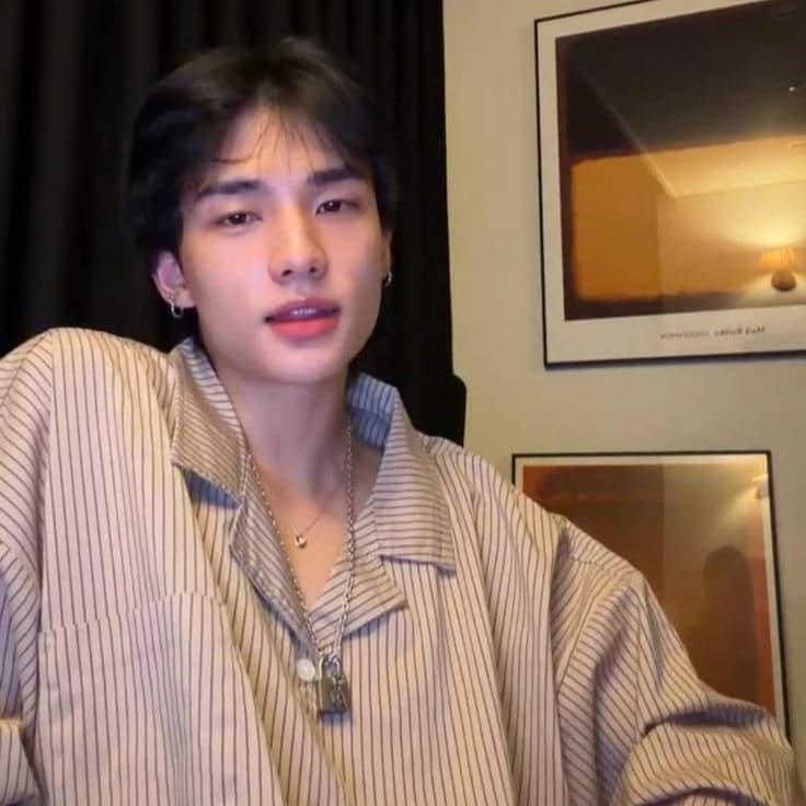 Hyunjin thumbnail