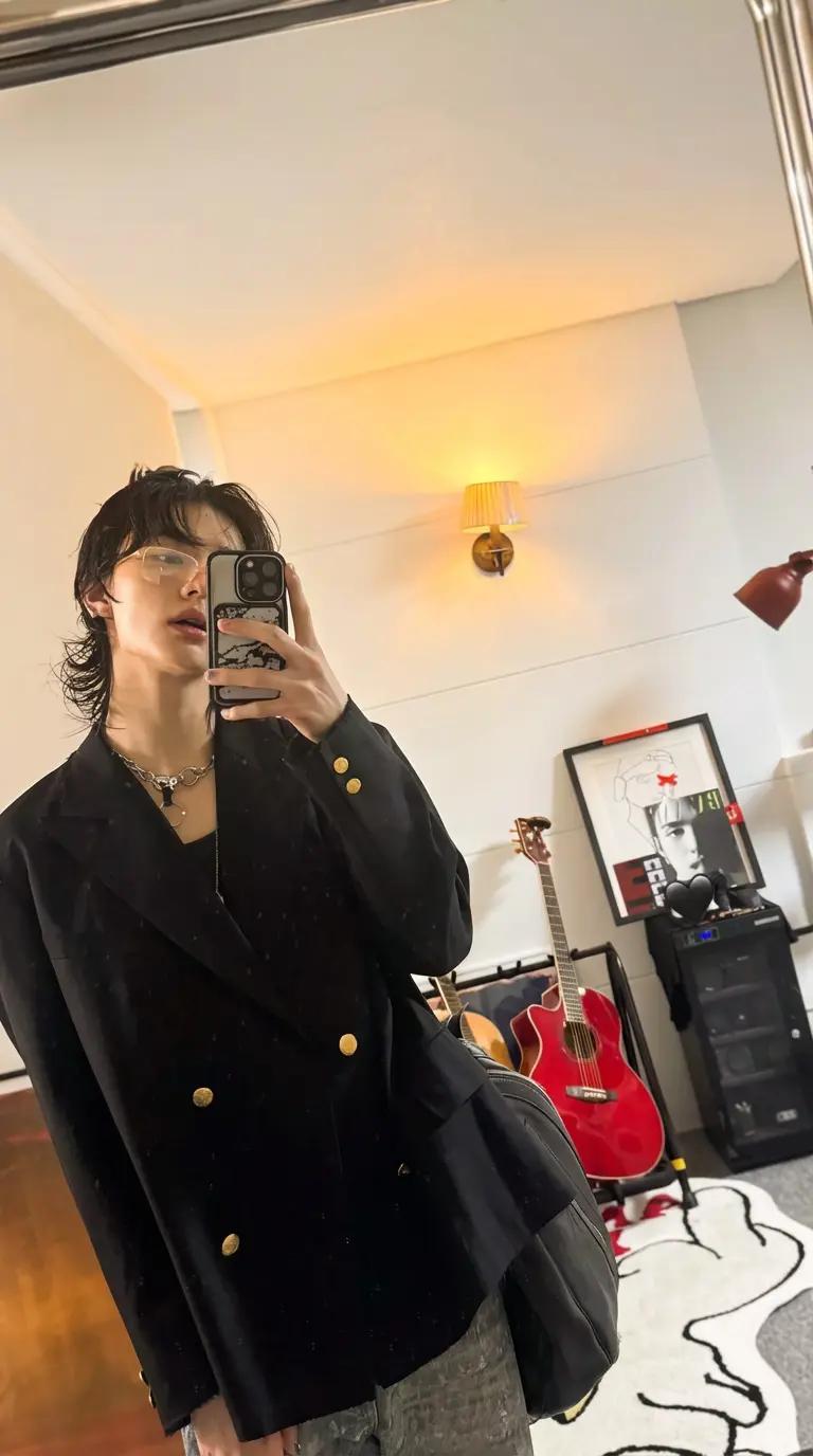 Hwang Hyunjin thumbnail