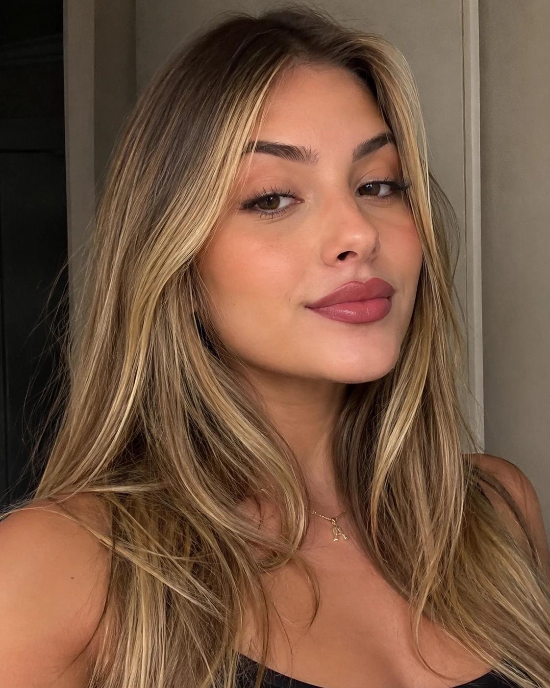 Isabela Guimarães  thumbnail
