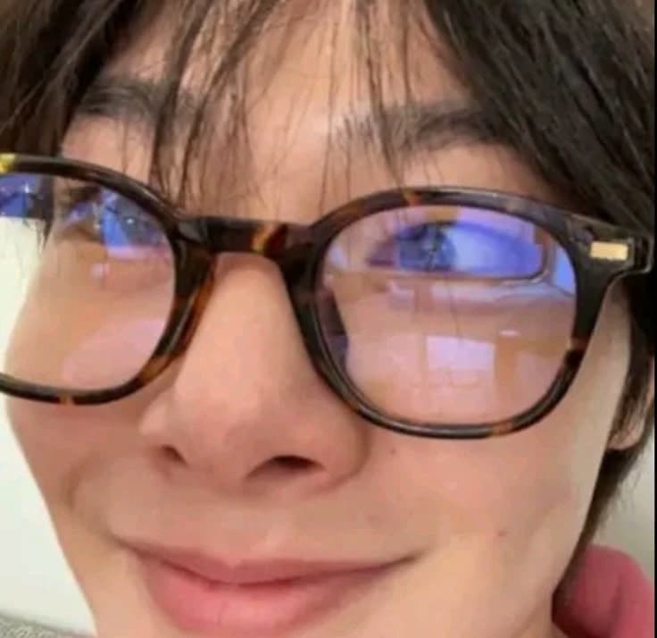 Crea tu historia con Hyunjin y Jeongin thumbnail