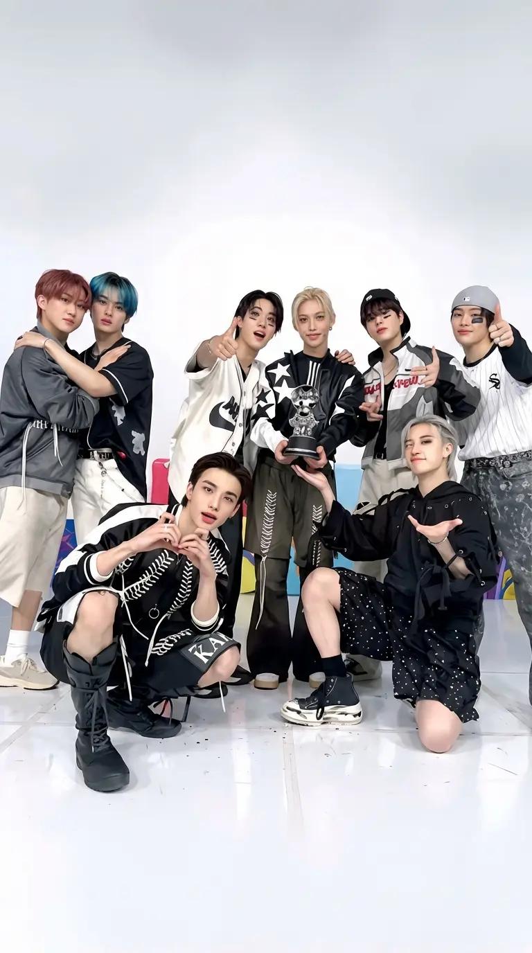Stray Kids thumbnail