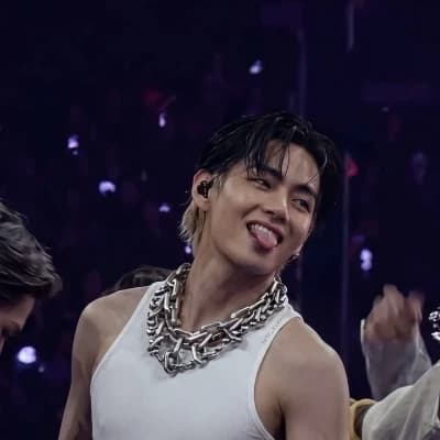 Kim Taehyung thumbnail