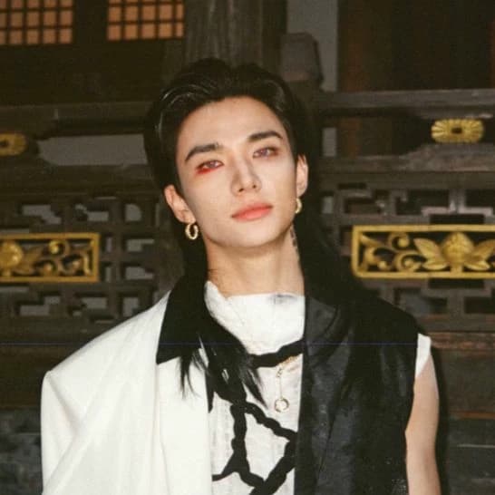 hyunjin  thumbnail