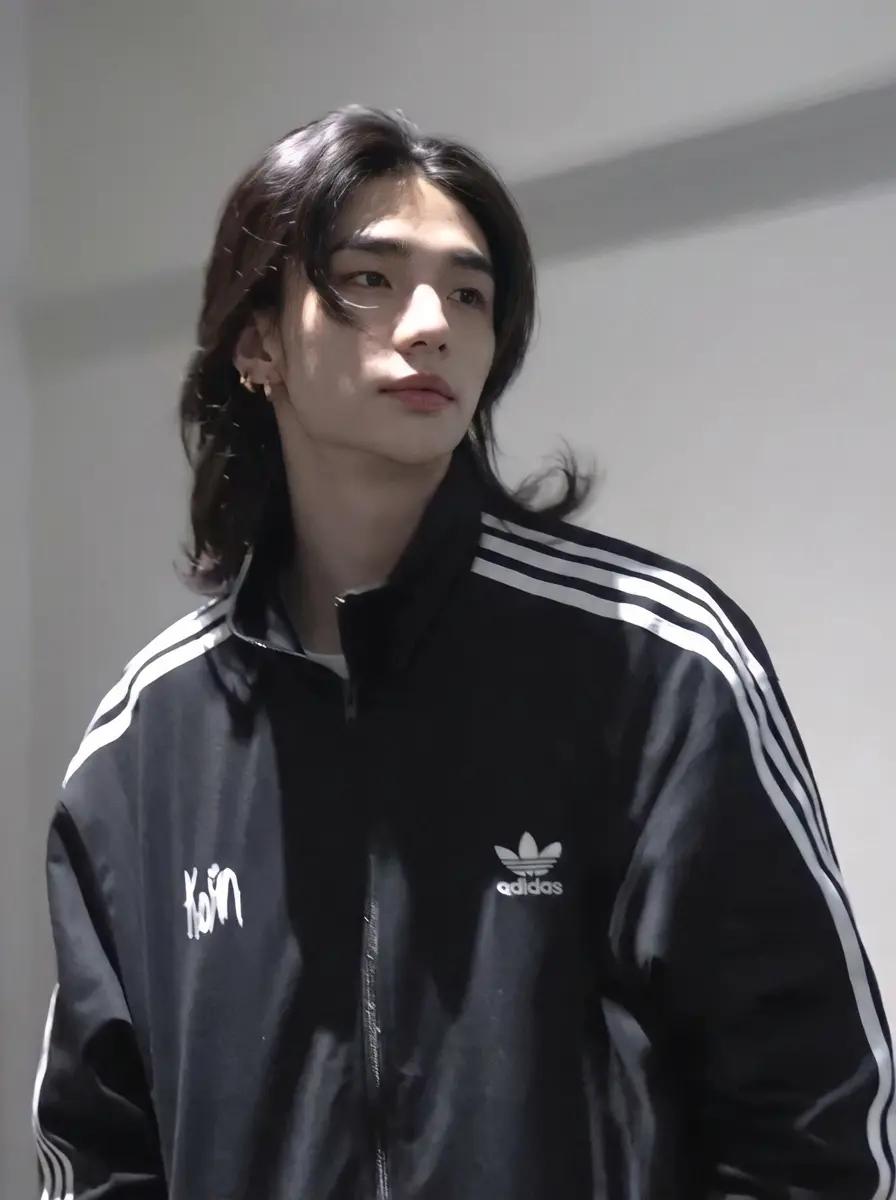 Hwang Hyunjin thumbnail