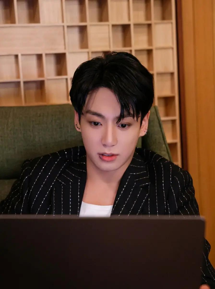 Jeon Jungkook thumbnail