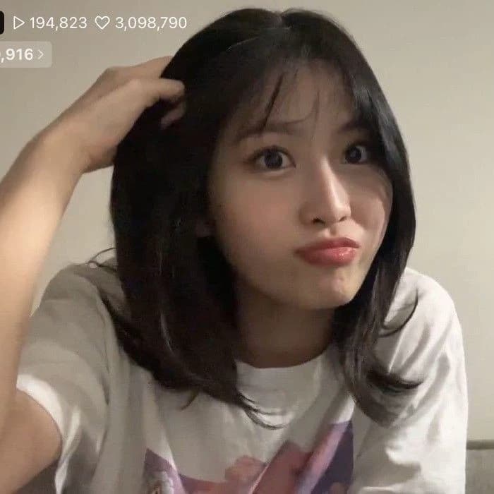 Hirai Momo  thumbnail
