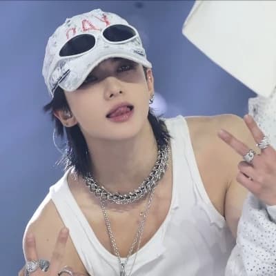 Hyunjin thumbnail
